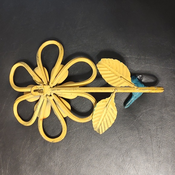 🌸Adorable Metal Bird & Flower Hook🌸 - Picture 2 of 7